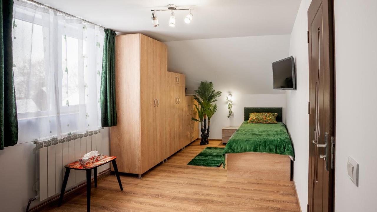 Casuta Cu Flori Hotel Előpatak Kültér fotó